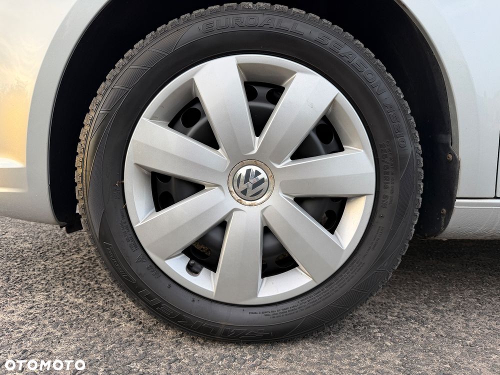 Volkswagen Touran - 16