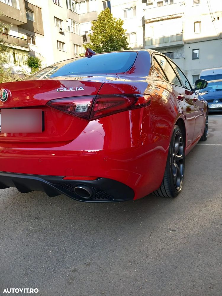 Alfa Romeo Giulia 2.0 Turbo AWD AT8 Veloce - 2