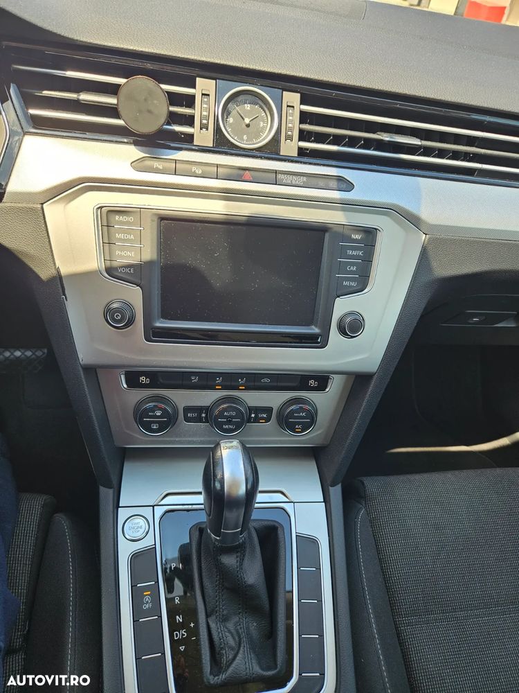 Volkswagen Passat Variant 1.6 TDI (BlueMotion Technology) DSG Comfortline - 12