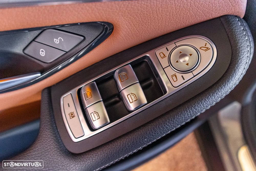 Mercedes-Benz GLC 300 d 4Matic 9G-TRONIC AMG Line - 12