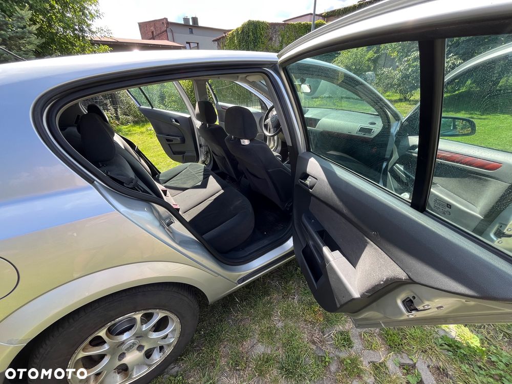 Opel Astra 1.6 Cosmo - 28