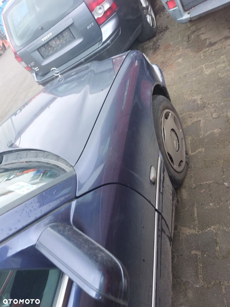 Mercedes 202 z 1997r.  na części  koła lusterko klapa fotel belka błotnik - 23