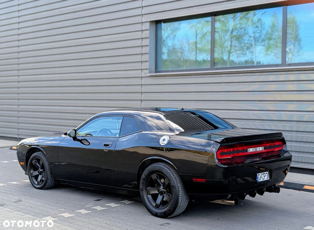 Dodge Challenger - 2