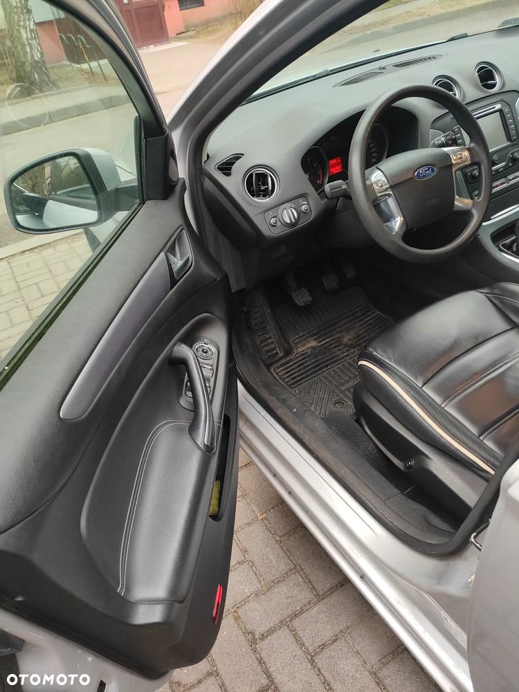 Ford Mondeo 2.0 Trend - 27