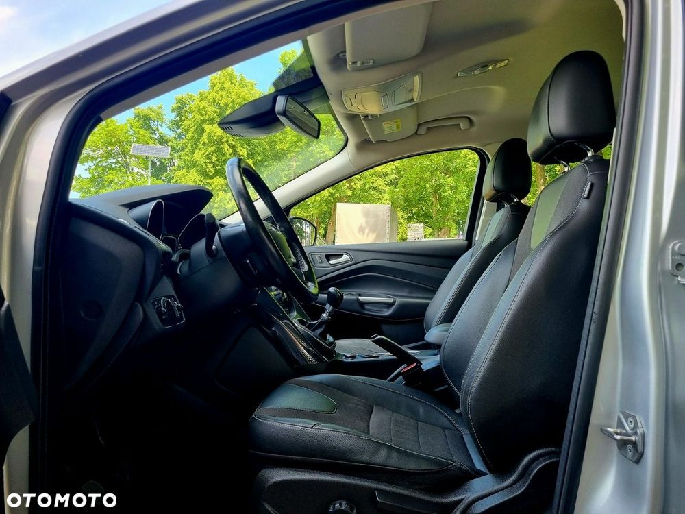 Ford Kuga 1.5 EcoBoost 2x4 Titanium - 9