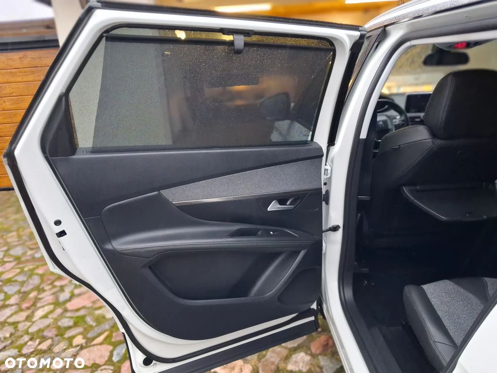 Peugeot 5008 PureTech 130 Stop & Start Allure Pack - 17