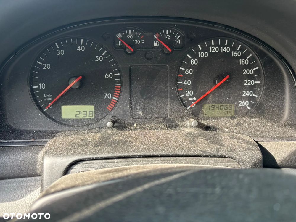 Volkswagen Passat 1.8 Comfortline - 8