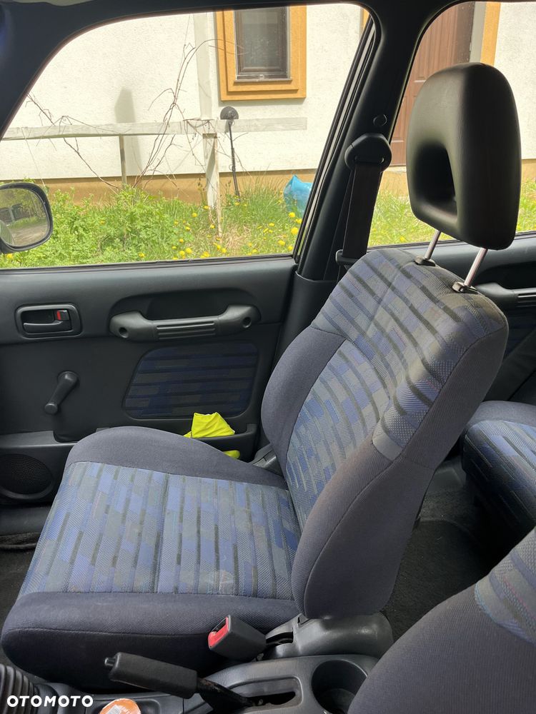 Toyota RAV4 - 7