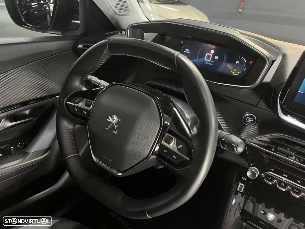 Peugeot e-2008 50 kWh Allure - 25