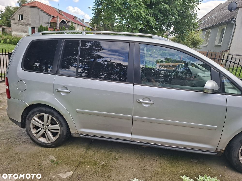 Volkswagen Touran - 2