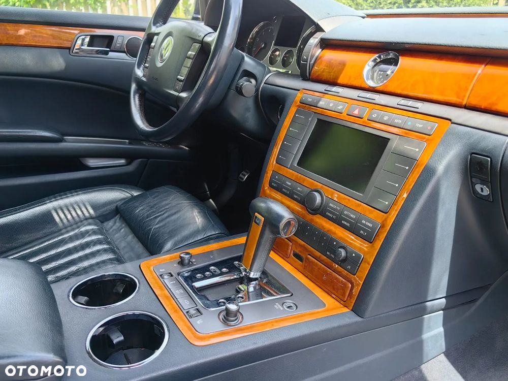 Volkswagen Phaeton 3.2 V6 4Mot (5 os.) - 22