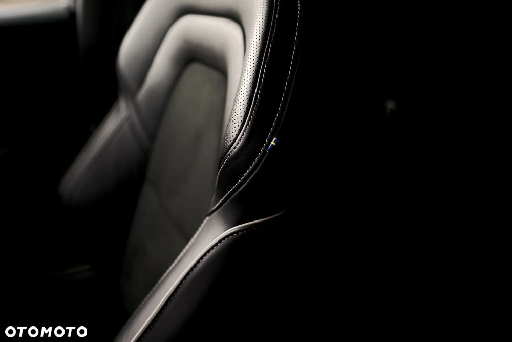 Volvo XC 60 T6 AWD Geartronic RDesign - 36