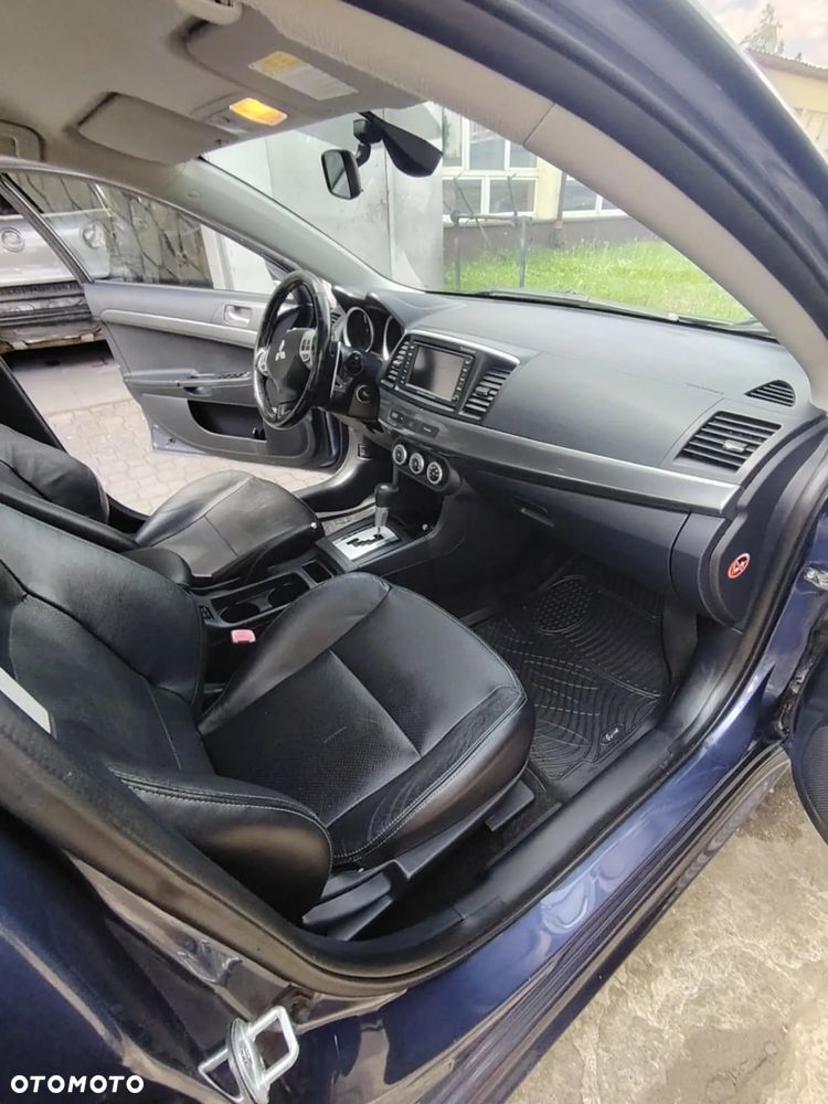 Mitsubishi Lancer - 11