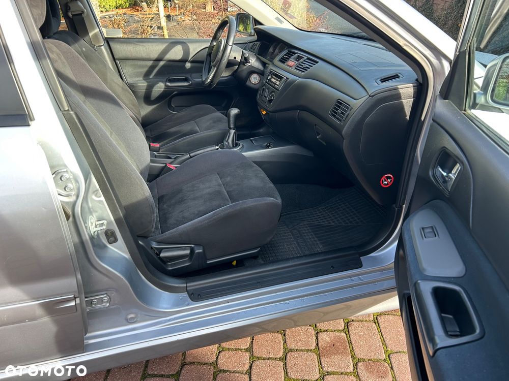 Mitsubishi Lancer 1.6 Sport - 22