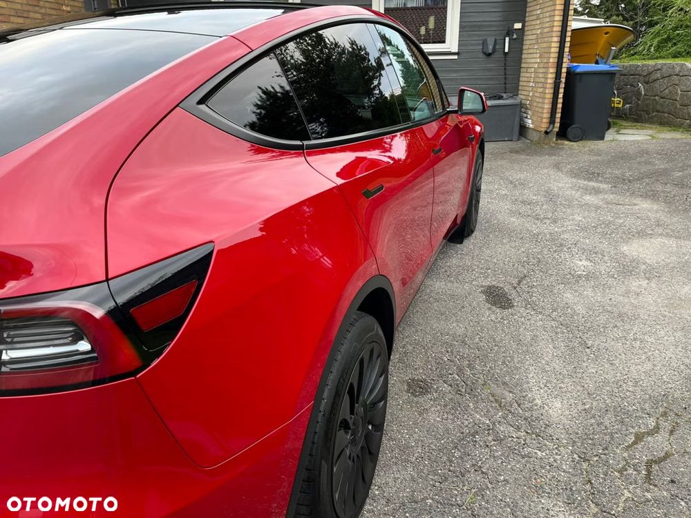 Tesla Model Y Long Range Dual Motor AWD - 9
