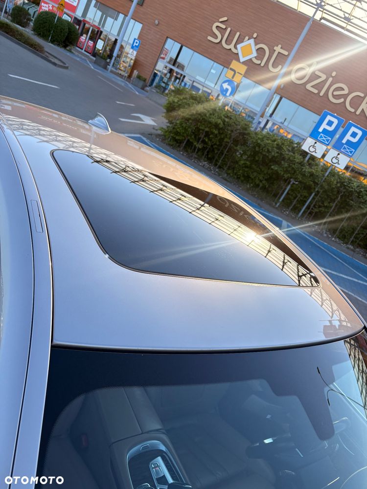 BMW Seria 7 740i - 8