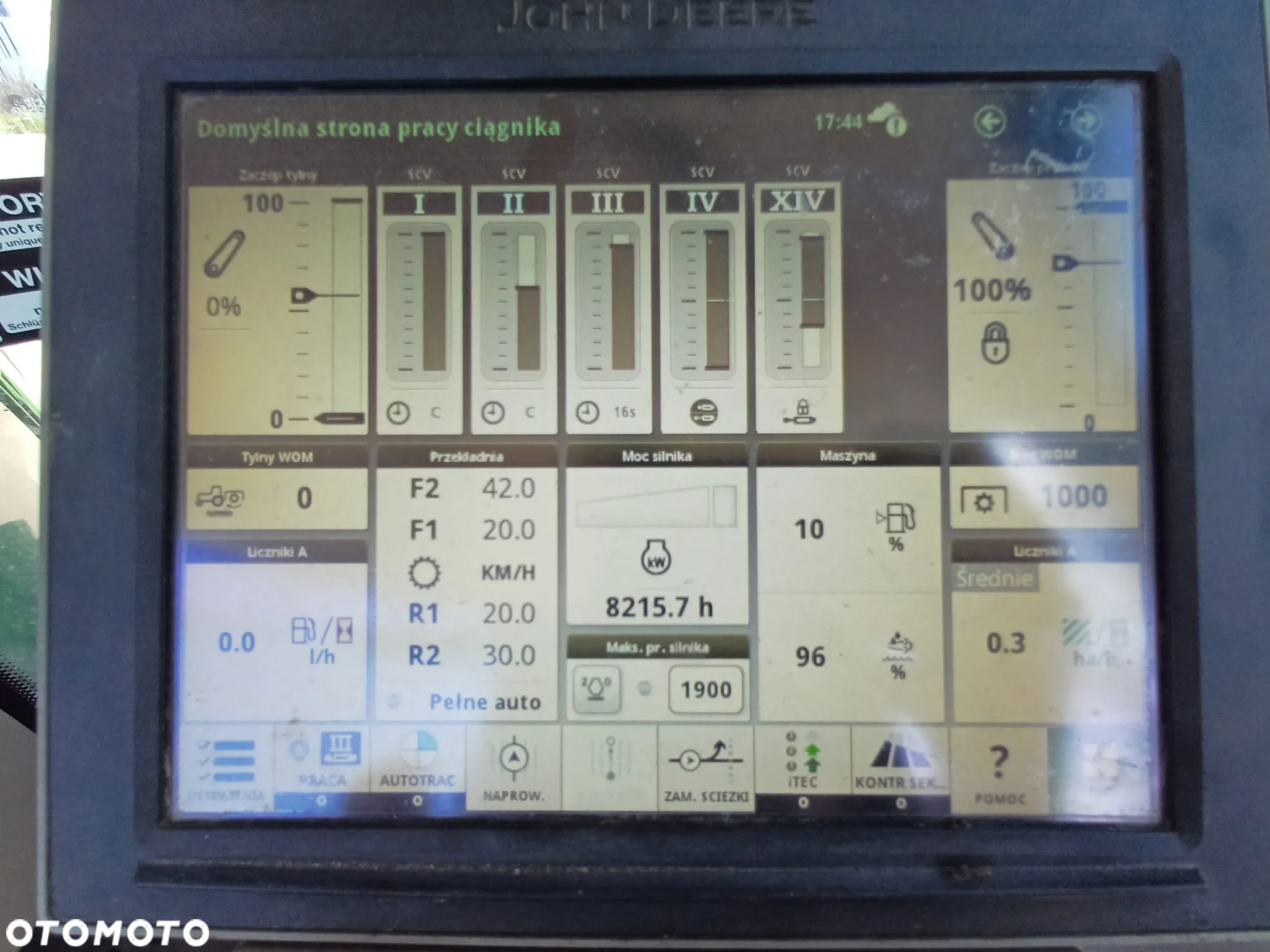 John Deere 6215R - 14
