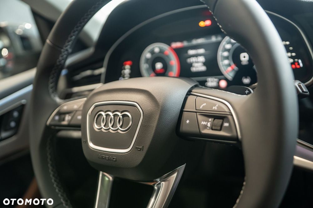 Audi Q8 - 30