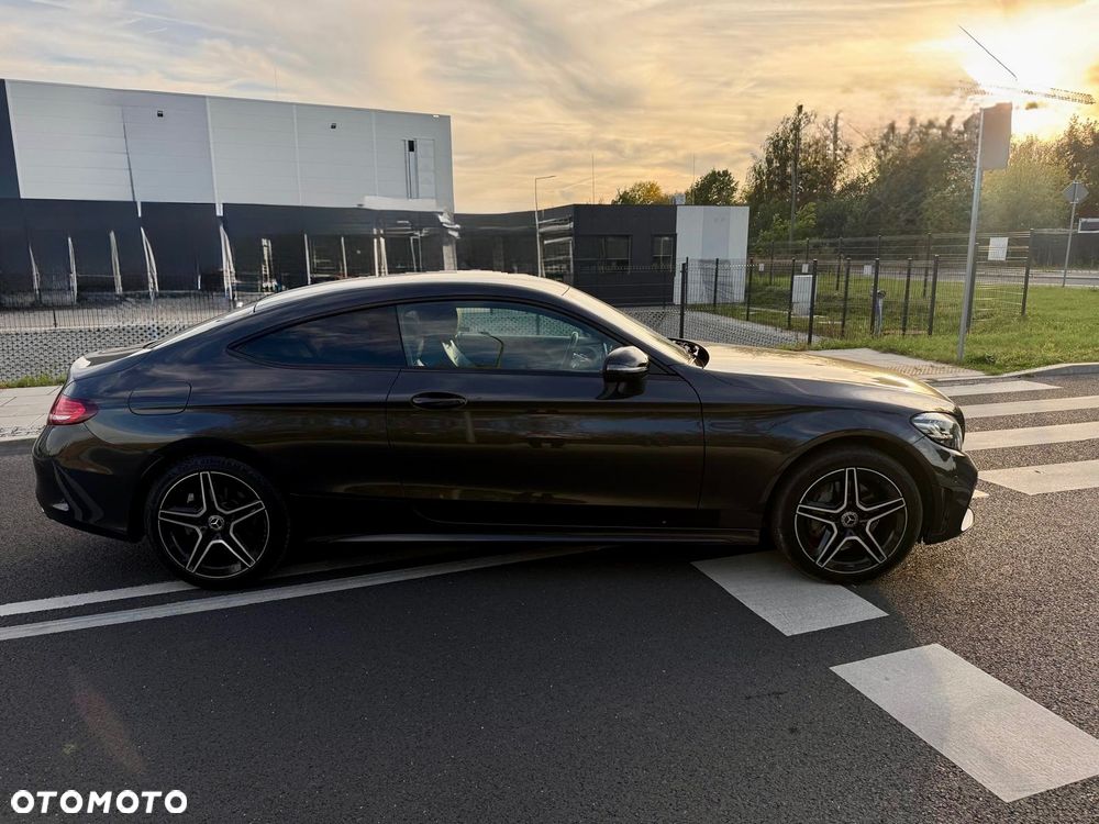 Mercedes-Benz Klasa C 200 4MATIC 9G-TRONIC - 9