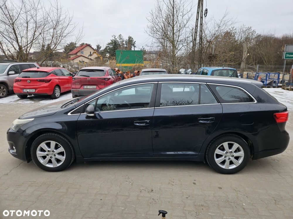 Toyota Avensis 2.0 D-4D Premium - 2