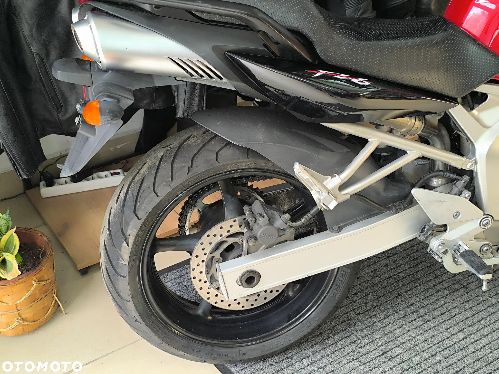 Yamaha FZ6 - 10
