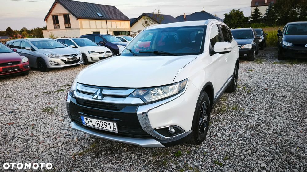 Mitsubishi Outlander - 2