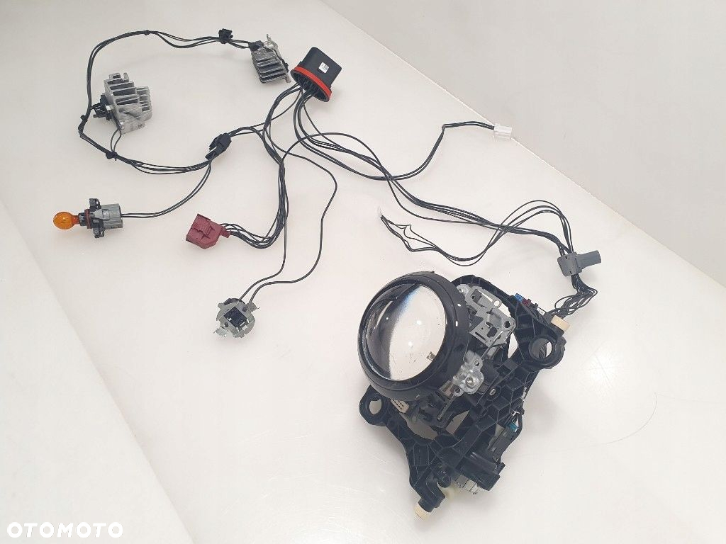 AUDI A6 C7 A7 Q5 Q7 SOCZEWKA INSTALACJA LAMPY LED XENON PRAWY 2014r - 2