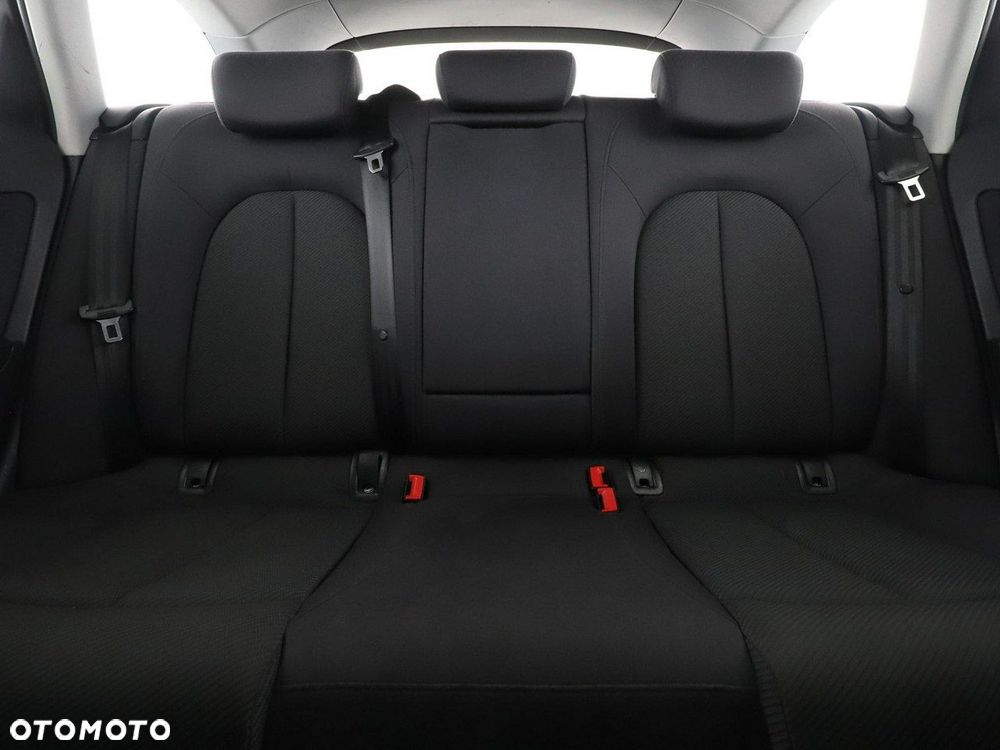 Audi A6 Avant 2.0 TDI Ultra S tronic - 19