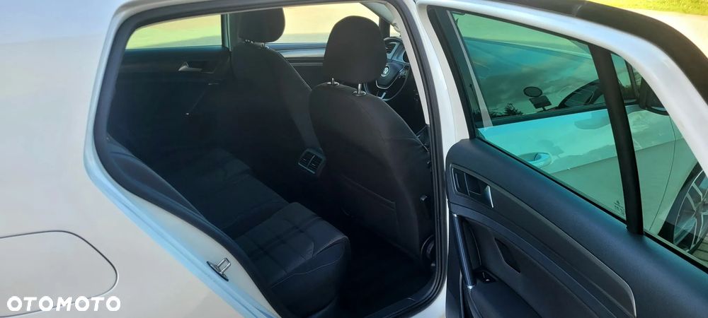 Volkswagen Golf - 12