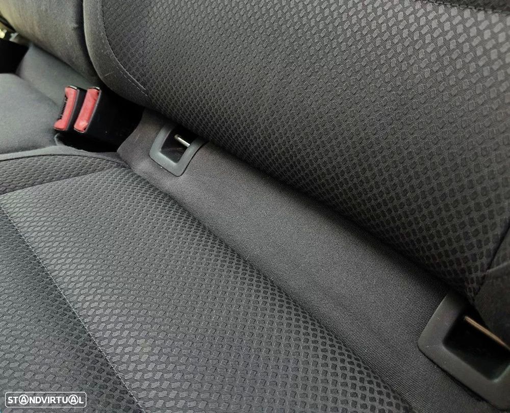 VW Golf 2.0 TDi Sport - 25
