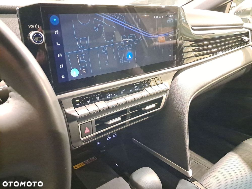 Toyota Camry - 14