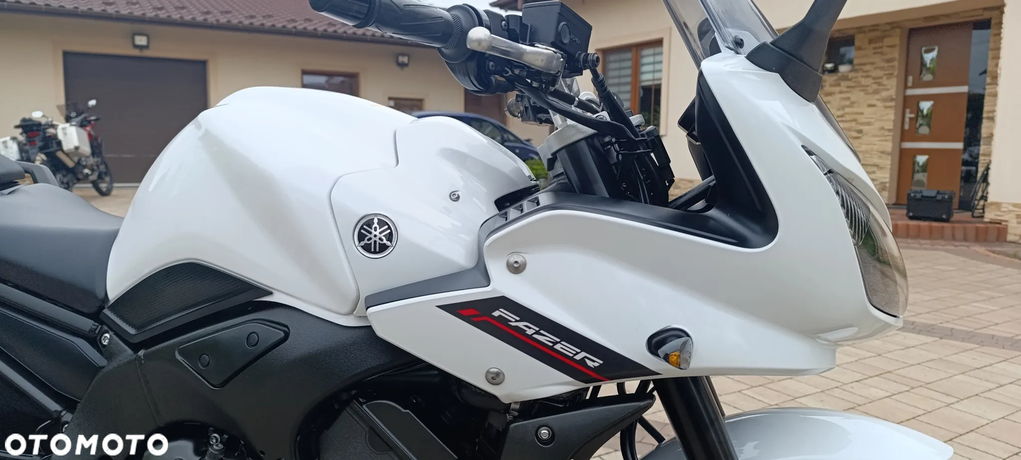 Yamaha FZ - 27