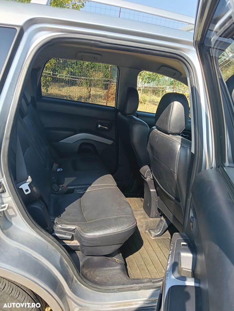 Peugeot 4007 - 11
