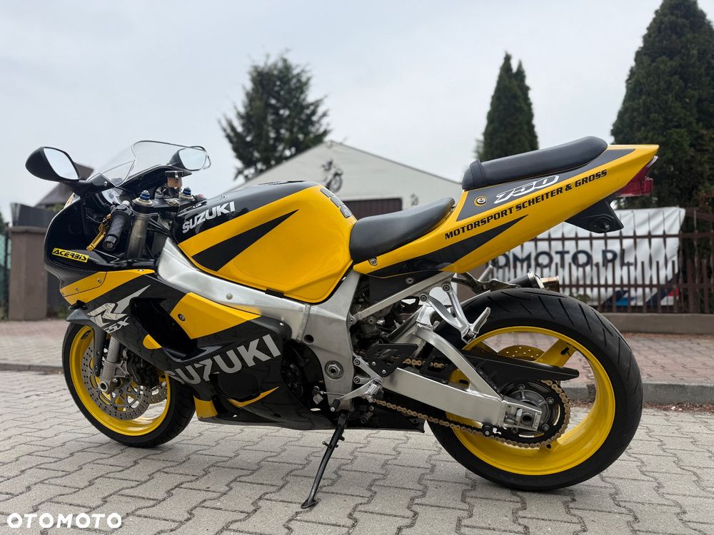 Suzuki GSX-R - 15