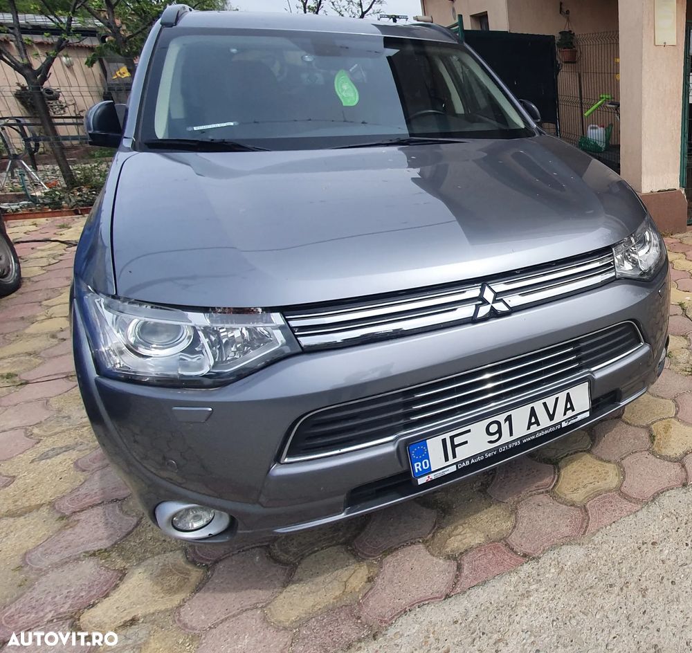 Mitsubishi Outlander 2.0 Litre DOHC MIVEC 4WD Instyle Navi - 3