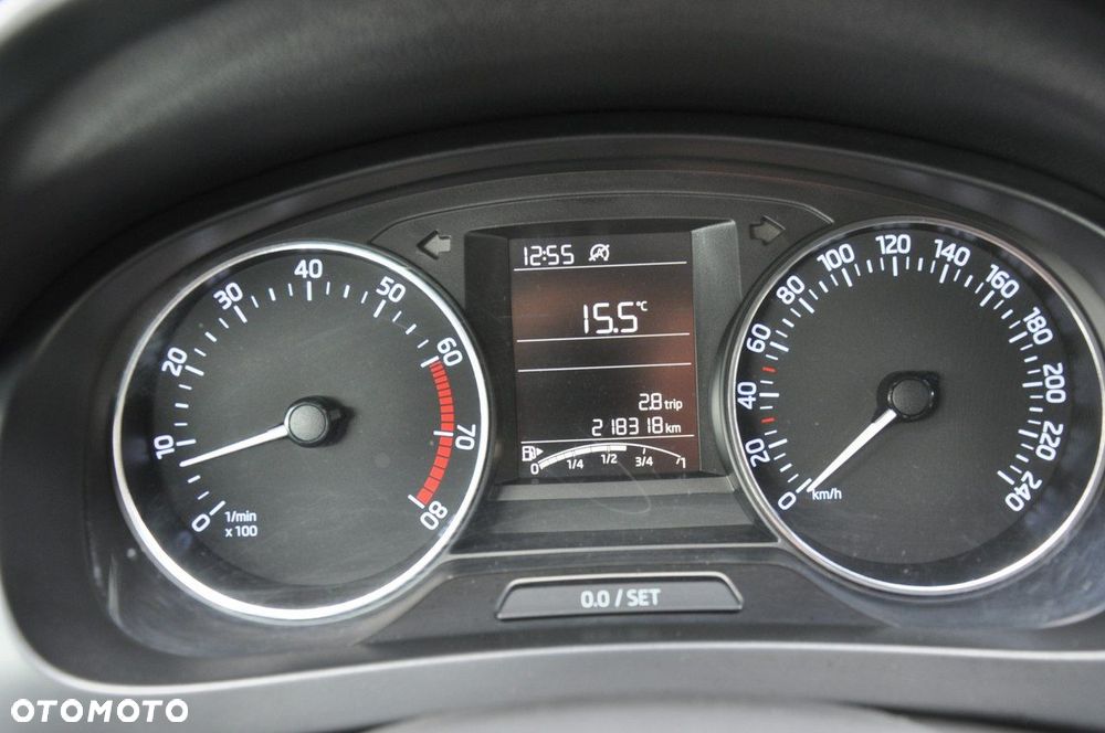 Skoda RAPID 1.2 TSI Drive - 14