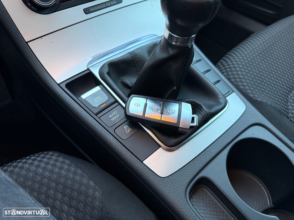 VW Passat Variant 2.0 TDi Highline Navig - 19