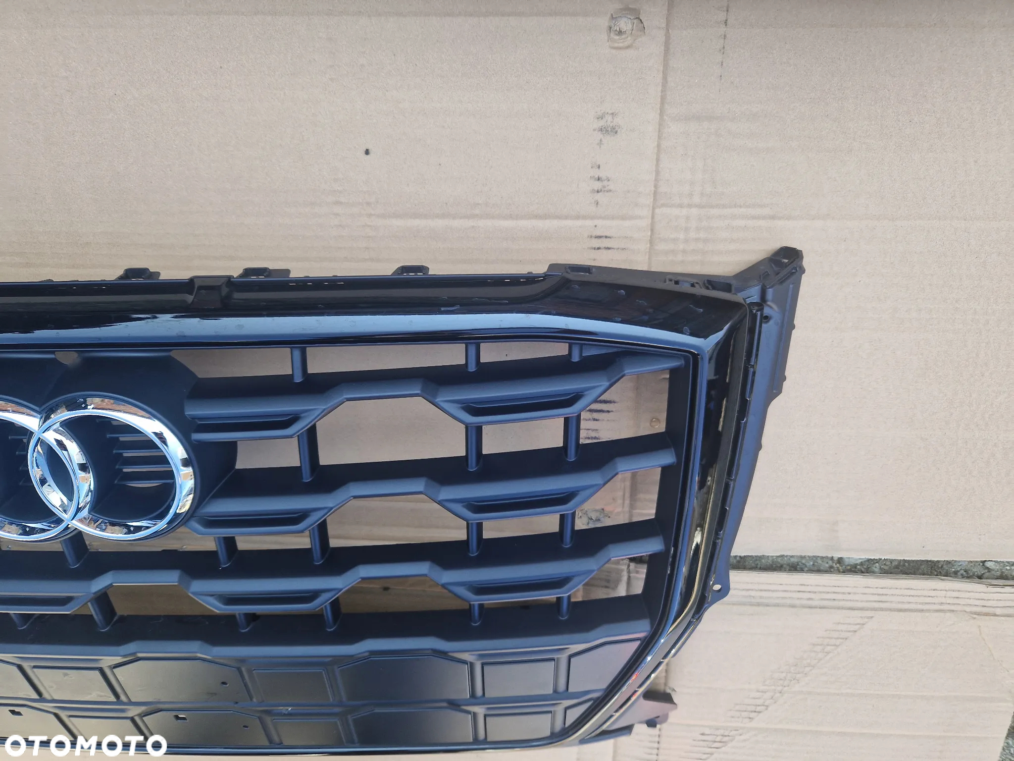 Audi Q2 LIFT atrapa grill 81A853651H - 8