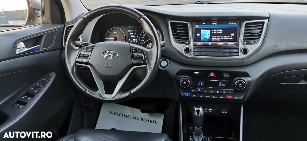 Hyundai Tucson 2.0 CRDI 4WD Automatik Premium - 31