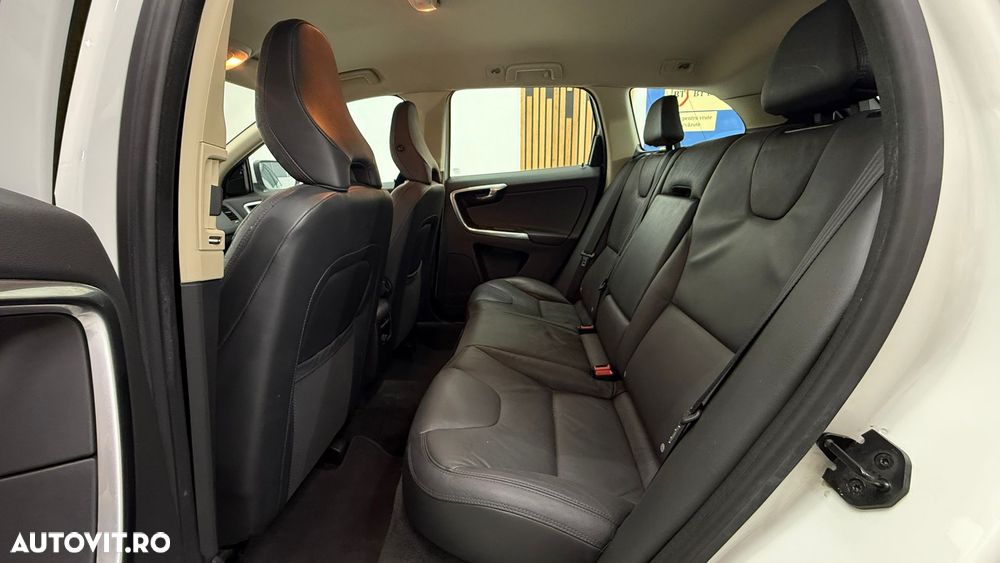 Volvo XC 60 D5 AWD Aut. Summum - 9