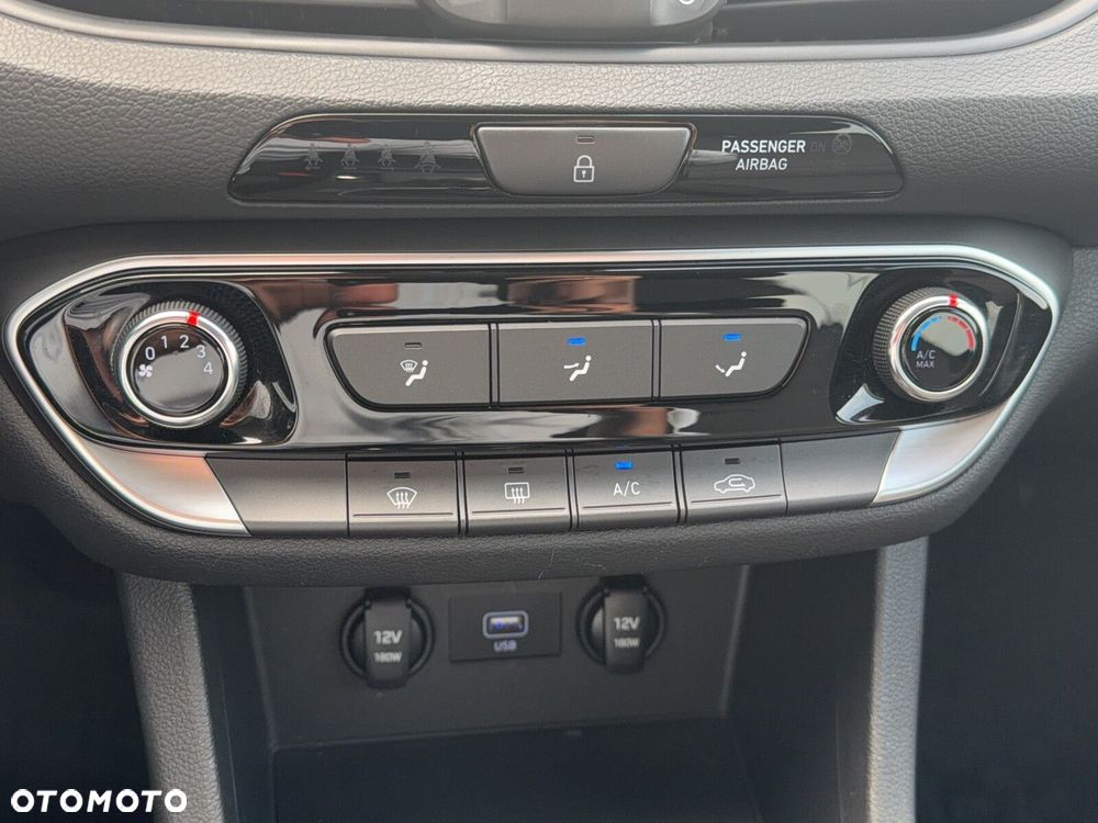 Hyundai i30 - 25