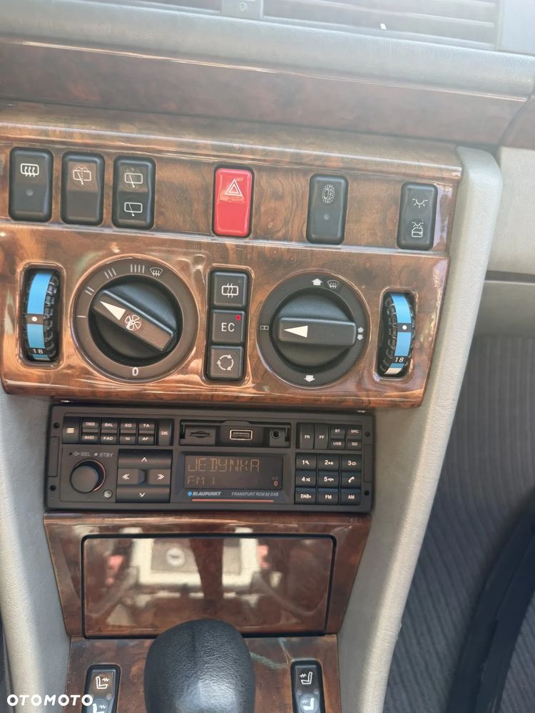Mercedes-Benz W124 (1984-1993) - 16