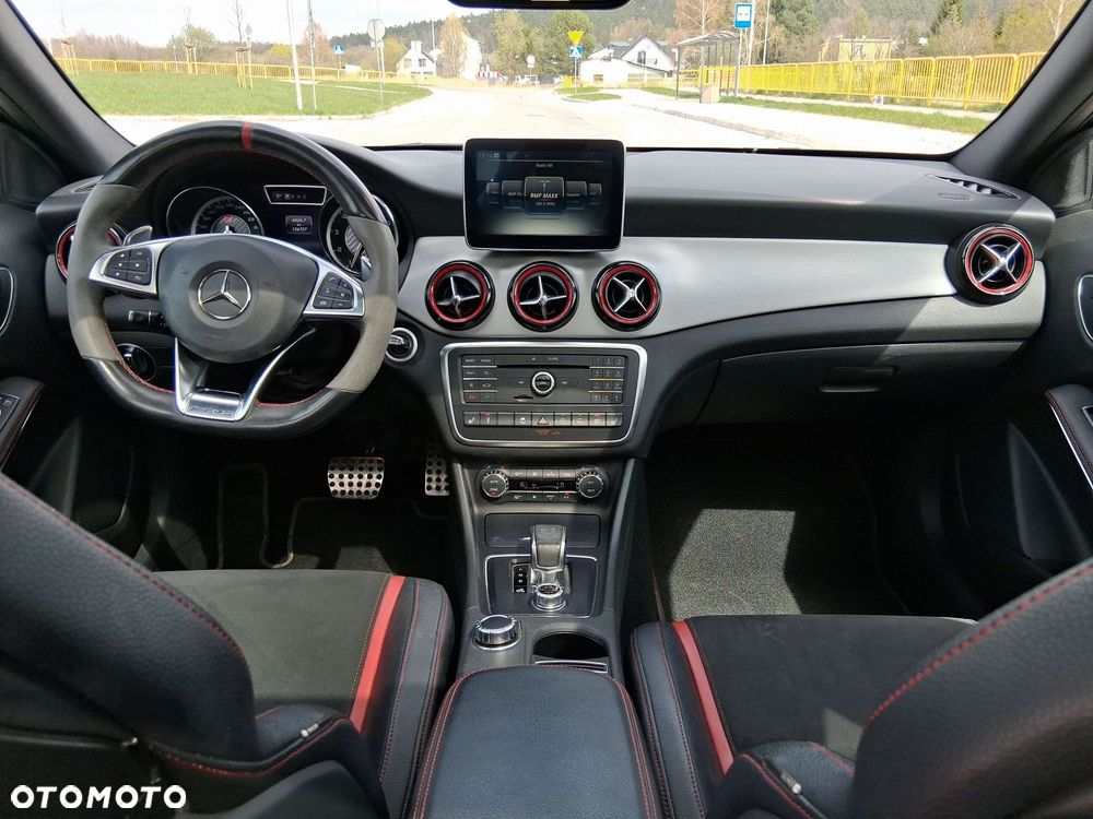 Mercedes-Benz GLA - 14