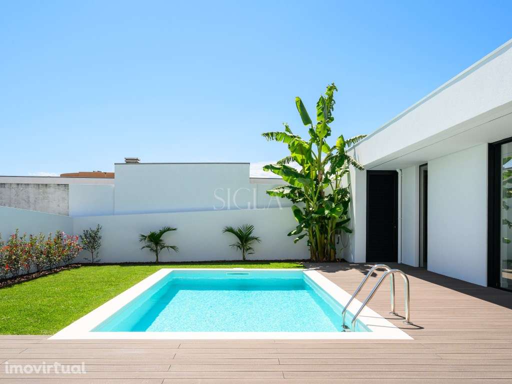 Moradia T3+1 na Praia da Madalena - Grande imagem: 4/46