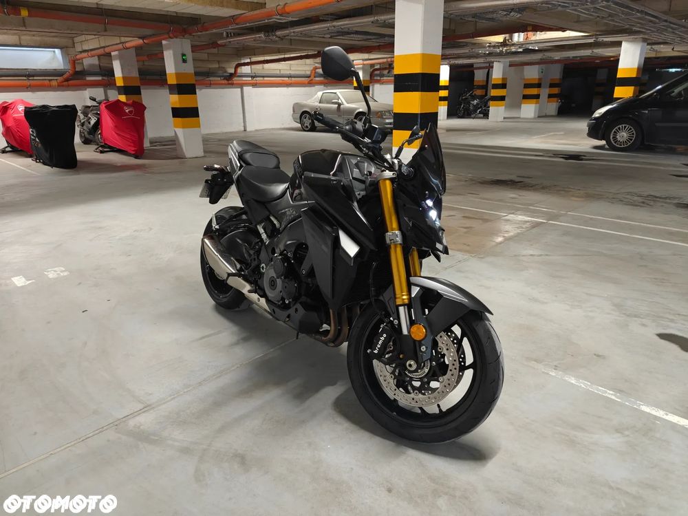 Suzuki GSX 1000 - 5
