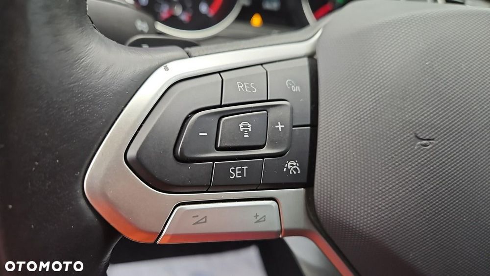 Volkswagen Passat Variant 2.0 TDI EVO Elegance DSG - 16