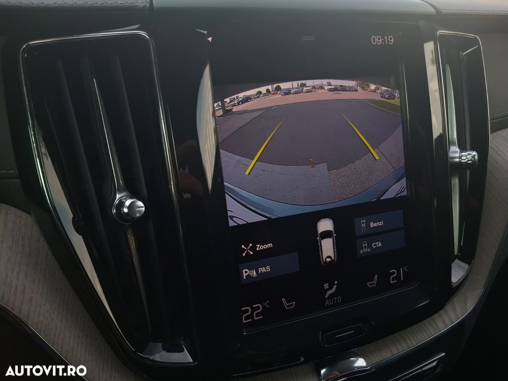VOLVO XC60 2021 — imagine 17