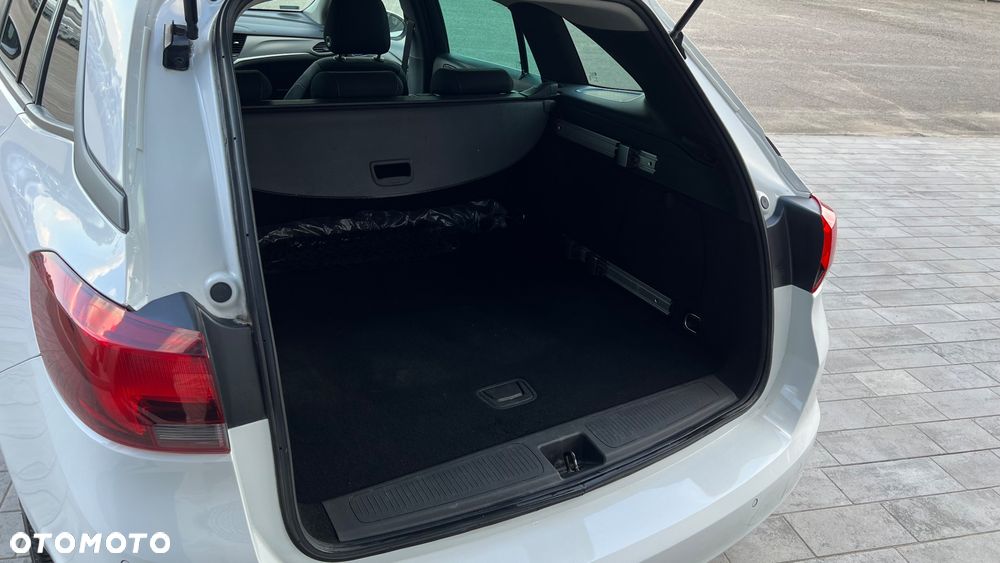 Opel Astra 1.2 T Edition S&S - 9