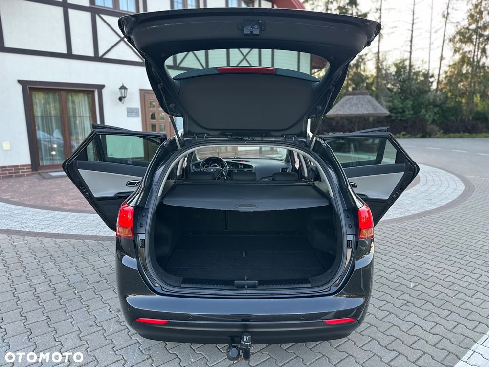 Kia Ceed 1.6 GDI Platinum Edition - 40
