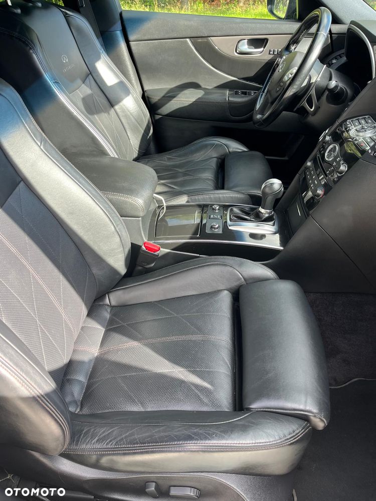 Infiniti Q70 3.0d S Premium - 8